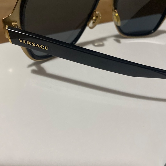VERSACE polarized AUTHENTIC mod.2199 sunglasses unisex black w gold designer - Picture 6 of 17